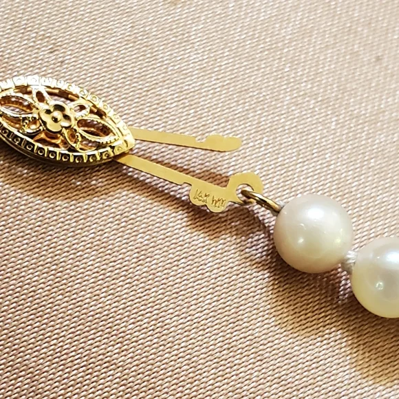 Ben Bridge Pearl 14k Gold Necklace - Picture 6 of 13